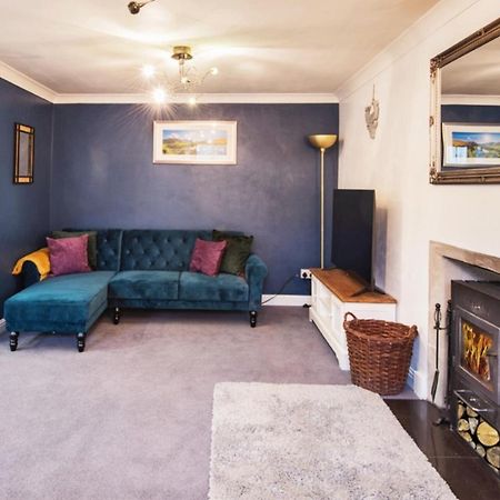 Charming 2 Bedroom Flat In The Heart Of Kirriemuir קירמיור מראה חיצוני תמונה
