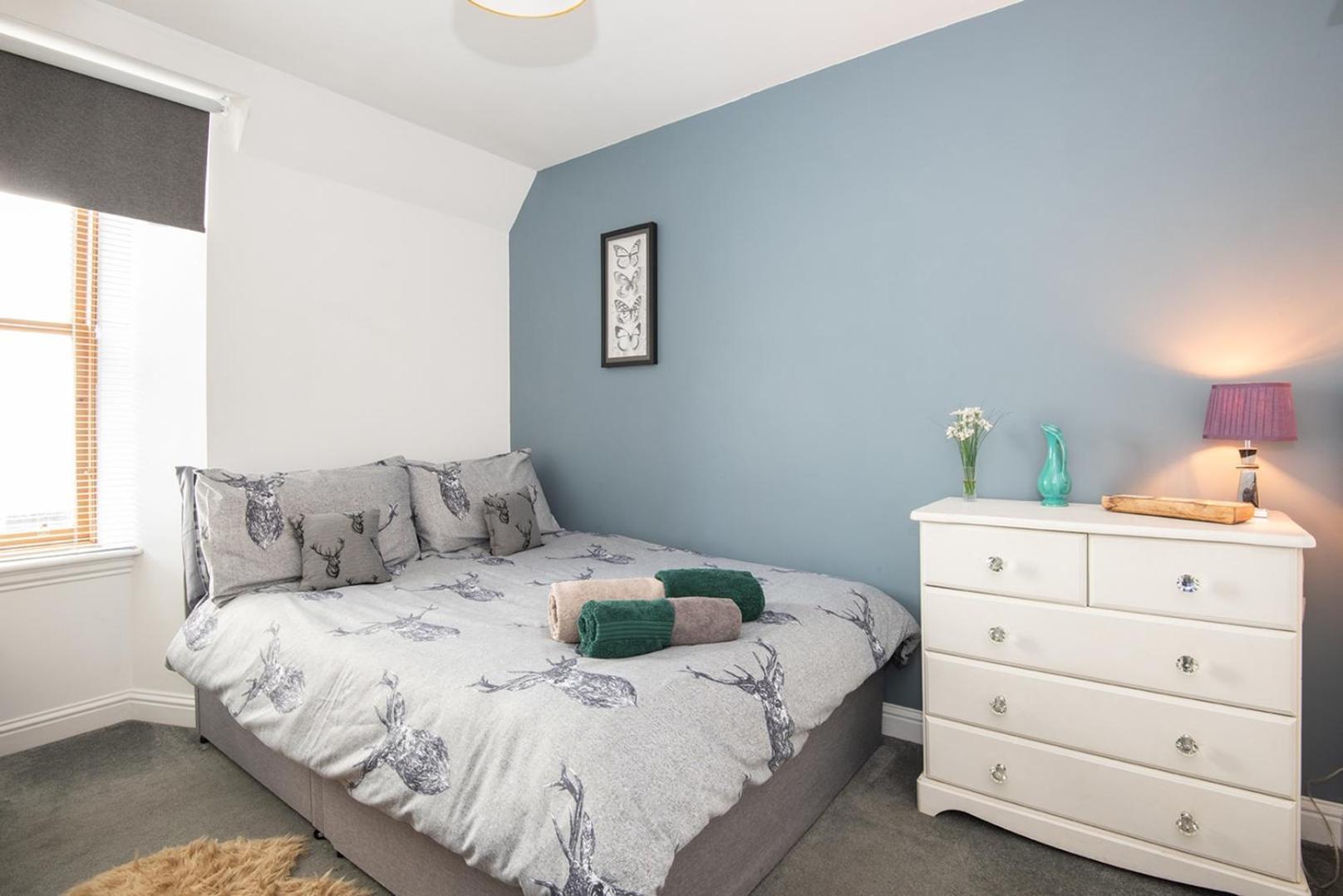 Charming 2 Bedroom Flat In The Heart Of Kirriemuir קירמיור מראה חיצוני תמונה